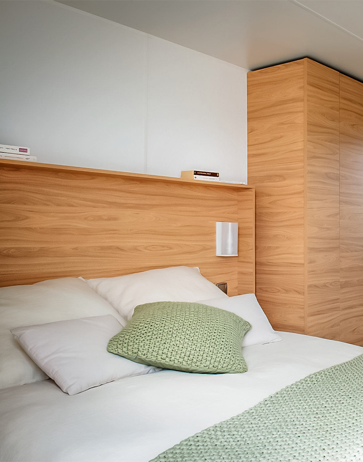 lit double king size mobil homes premium plus