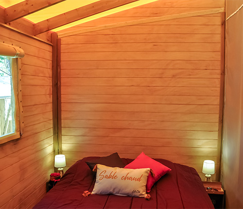 location d une nuit insolite au puy du fou en vendee